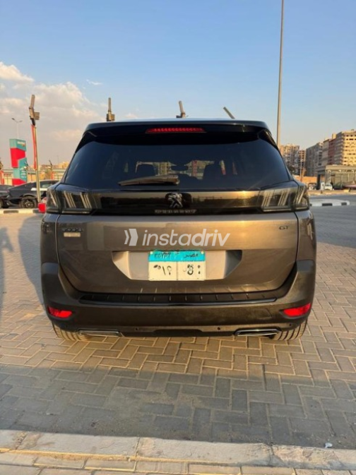 Peugeot 5008 2022 Gray Automatic Used for Sale in Nasr city - 2
