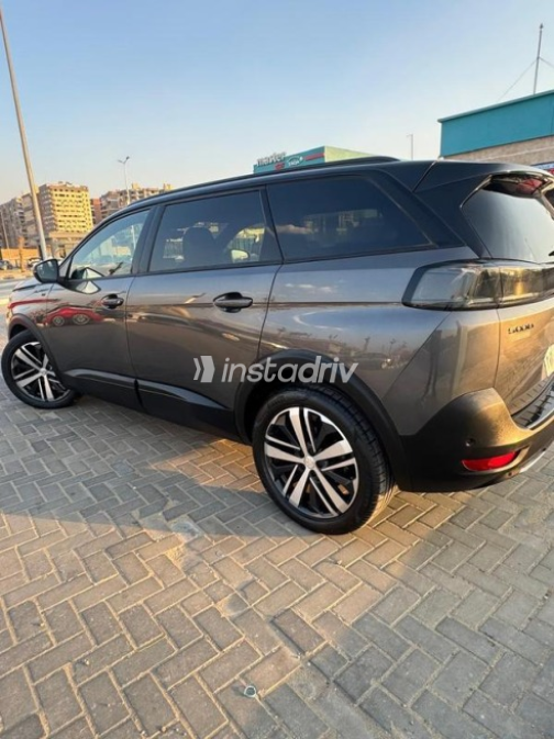 Peugeot 5008 2022 Gray Automatic Used for Sale in Nasr city - 8