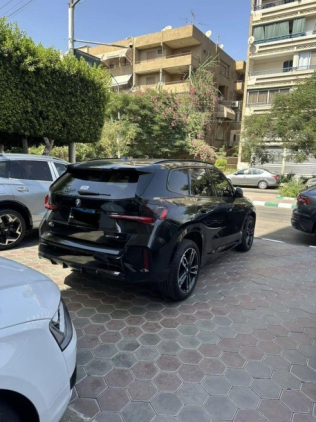 بي ام دبليو X1 2025 أسود أوتوماتيك مستعملة للبيع في القاهرة