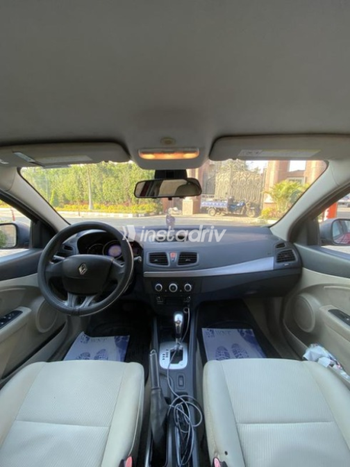 Renault Fluence 2015 Red Automatic Used for Sale in Heliopolis - 7