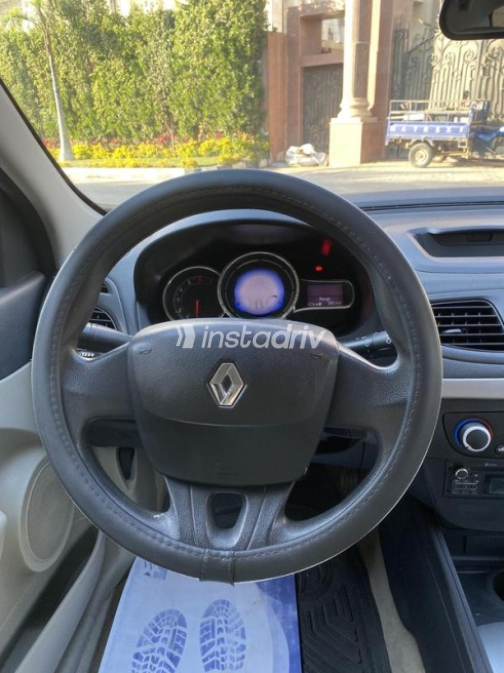 Renault Fluence 2015 Red Automatic Used for Sale in Heliopolis - 8