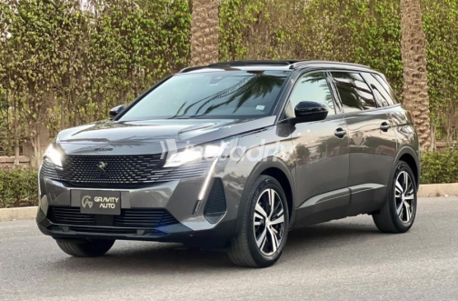 Peugeot 5008 2023 Gray Manual Used for Sale in Sheikh Zayed City - 1