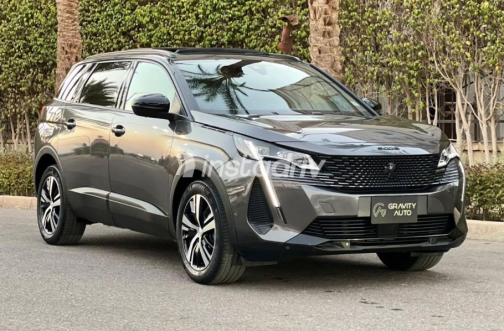 Peugeot 5008 2023 Gray Manual Used for Sale in Sheikh Zayed City - 4