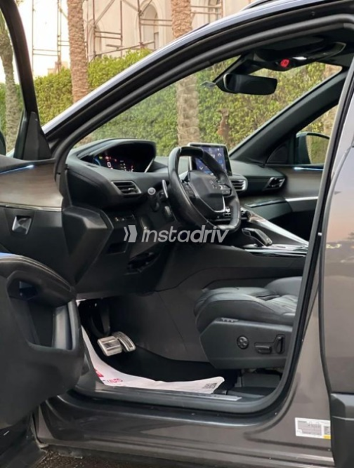 Peugeot 5008 2023 Gray Manual Used for Sale in Sheikh Zayed City - 6