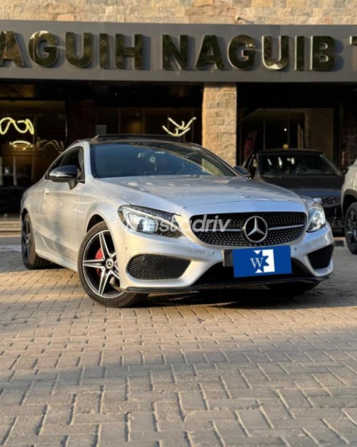 Mercedes C 180 2017 Silver Automatic Used for Sale in Cairo - 3