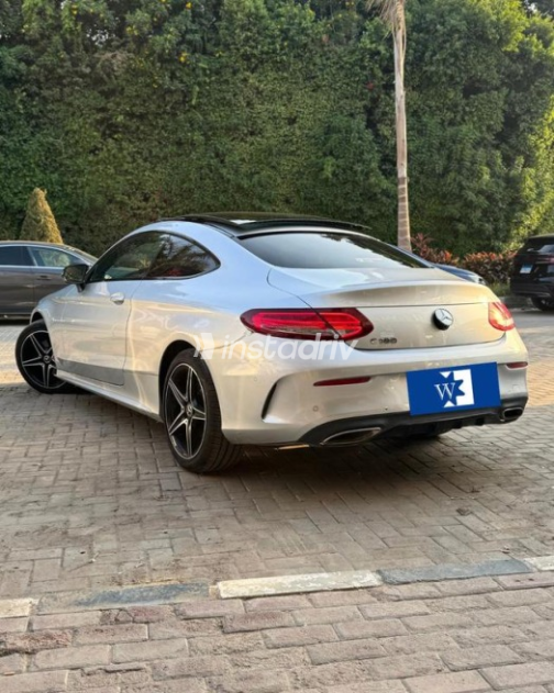 Mercedes C 180 2017 Silver Automatic Used for Sale in Cairo - 5