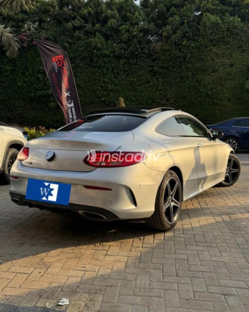 Mercedes C 180 2017 Silver Automatic Used for Sale in Cairo - 6