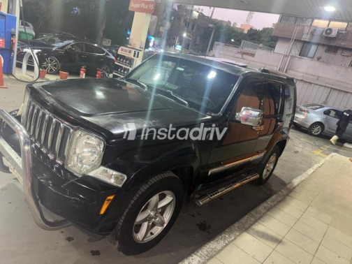 Jeep Cherokee 2012 Black Automatic Used for Sale in Maadi - 3