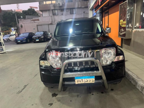 Jeep Cherokee 2012 Black Automatic Used for Sale in Maadi - 6