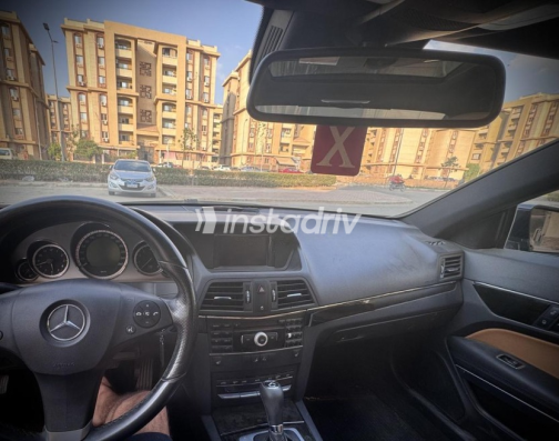 Mercedes E 200 2010 Black Automatic Used for Sale in Cairo - 5