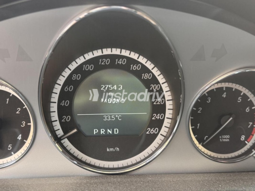 Mercedes E 200 2010 Black Automatic Used for Sale in Cairo - 7