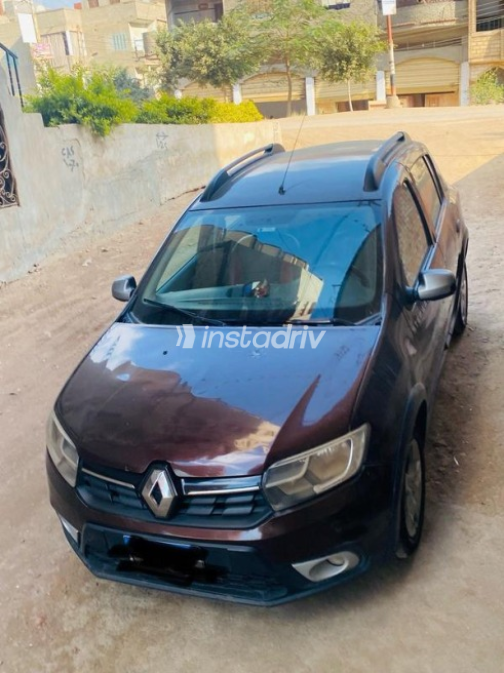 Renault Sandero Step Way 2017 Brown Automatic Used for Sale in Mansoura - 3