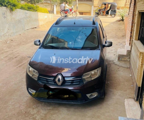 Renault Sandero Step Way 2017 Brown Automatic Used for Sale in Mansoura - 4