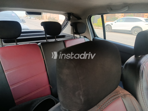 Renault Sandero 2016 Black Automatic Used for Sale in Greater Cairo ( Cairo + Giza) - 6