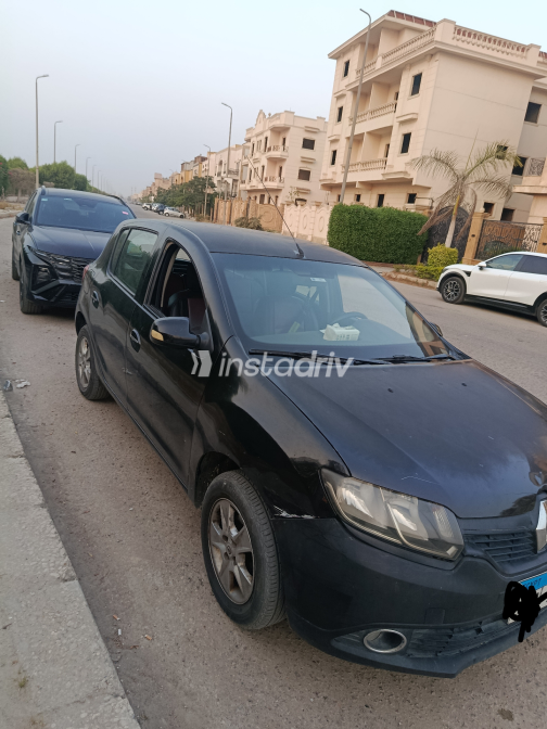 Renault Sandero 2016 Black Automatic Used for Sale in Greater Cairo ( Cairo + Giza) - 8