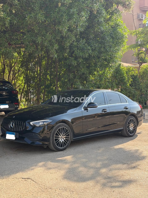 Mercedes C 180 2022 Black Automatic Used for Sale in Greater Cairo ( Cairo + Giza) - 6