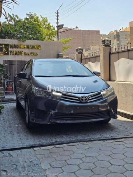 Toyota Corolla 2015 Gray Automatic Used for Sale in Heliopolis - 2
