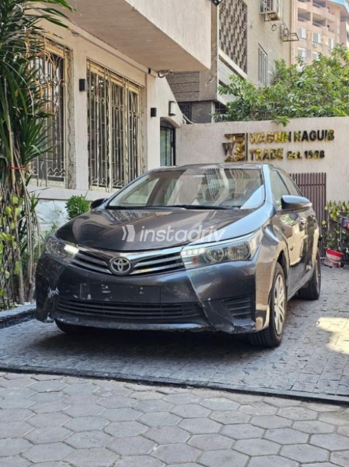 Toyota Corolla 2015 Gray Automatic Used for Sale in Heliopolis - 3