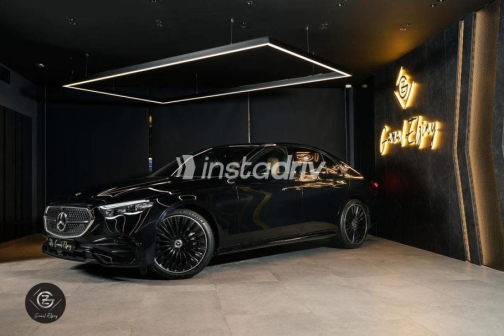 Mercedes E 200 2025 Black Automatic Used for Sale in Cairo - 1