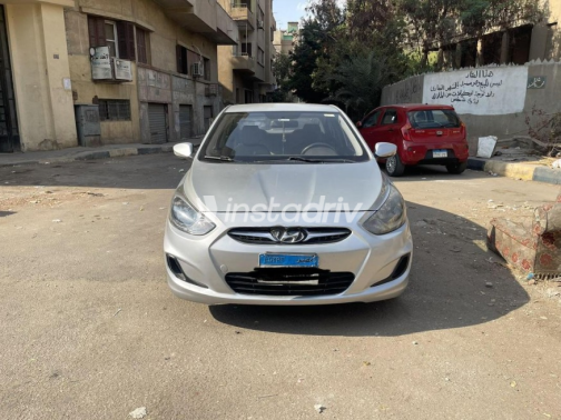 Hyundai Accent RB 2012 Silver Automatic Used for Sale in El Haram - 1