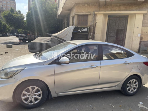 Hyundai Accent RB 2012 Silver Automatic Used for Sale in El Haram - 4