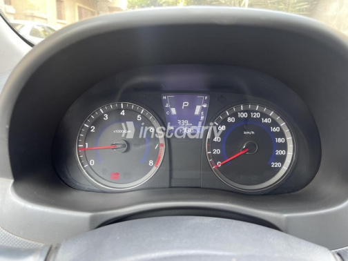 Hyundai Accent RB 2012 Silver Automatic Used for Sale in El Haram - 7