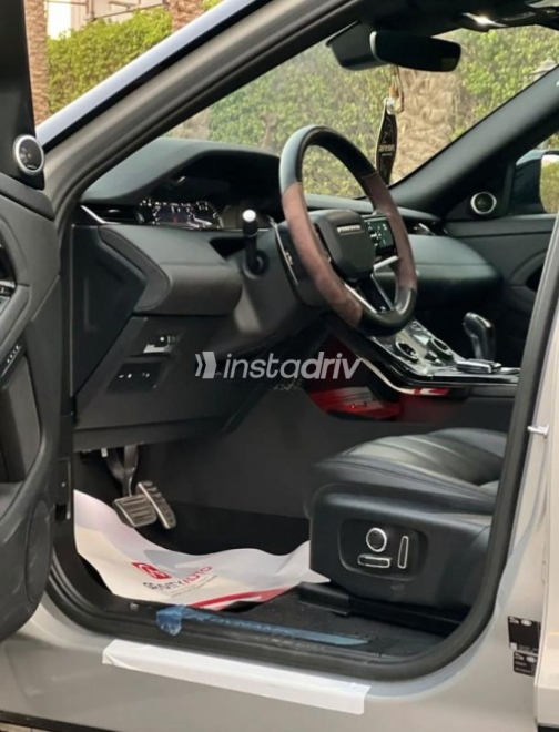 Land Rover Range Rover Evoque 2023 Gray Automatic Used for Sale in Sheikh Zayed City - 5