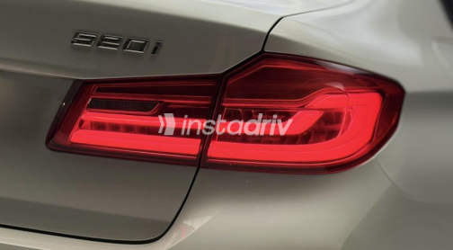 بي ام دبليو 520 2020 أبيض أوتوماتيك مستعملة للبيع في القاهرة - 9