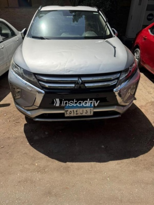 Mitsubishi Eclipse Cross 2019 Silver Automatic Used for Sale in Nasr city - 3