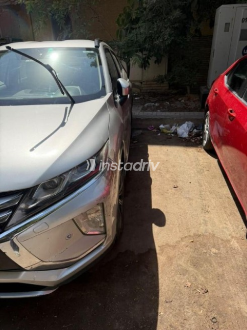 Mitsubishi Eclipse Cross 2019 Silver Automatic Used for Sale in Nasr city - 4