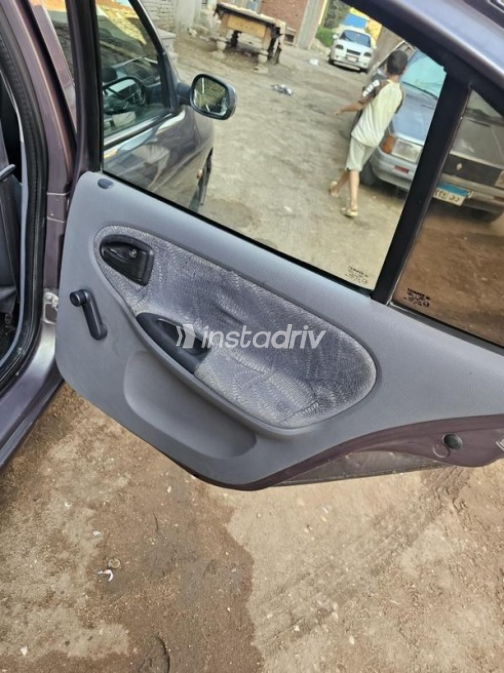 Renault Megane 2001 Silver Automatic Used for Sale in Giza - 3