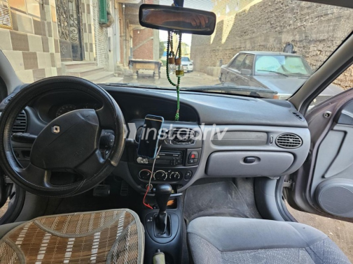 Renault Megane 2001 Silver Automatic Used for Sale in Giza - 6