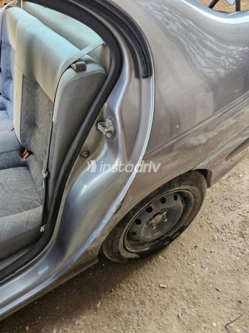 Renault Megane 2001 Silver Automatic Used for Sale in Giza - 9