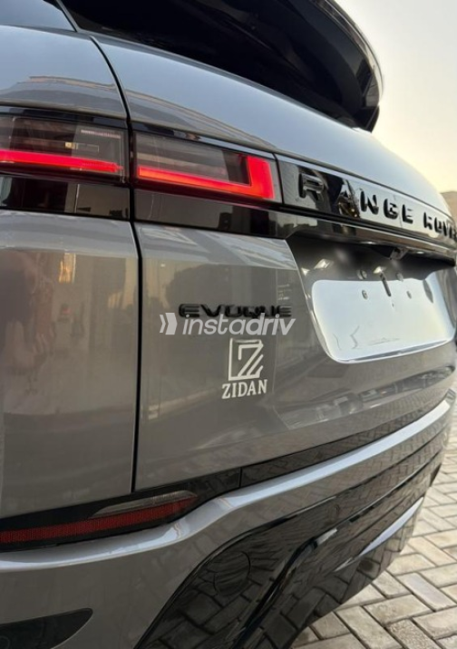 Land Rover Range Rover Evoque 2024 Gray Automatic Used for Sale in Sheikh Zayed City - 5