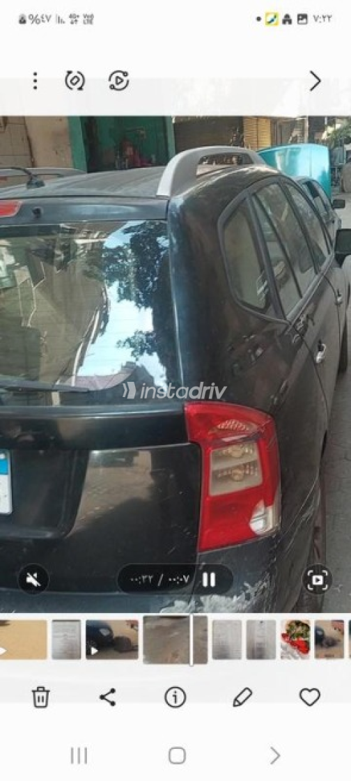 Kia Carens 2011 Black Automatic Used for Sale in Greater Cairo ( Cairo + Giza) - 2