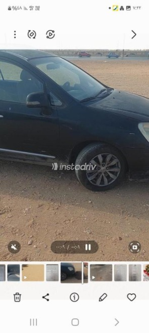 Kia Carens 2011 Black Automatic Used for Sale in Greater Cairo ( Cairo + Giza) - 3