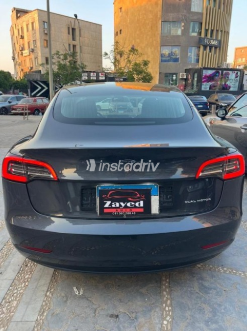 Tesla Model 3 2023 Gray Automatic Used for Sale in Sheikh Zayed City - 4