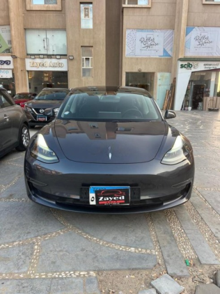 Tesla Model 3 2023 Gray Automatic Used for Sale in Sheikh Zayed City
