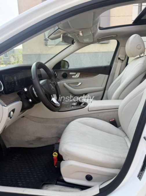 Mercedes E 200 2018 White Automatic Used for Sale in Nasr city - 6