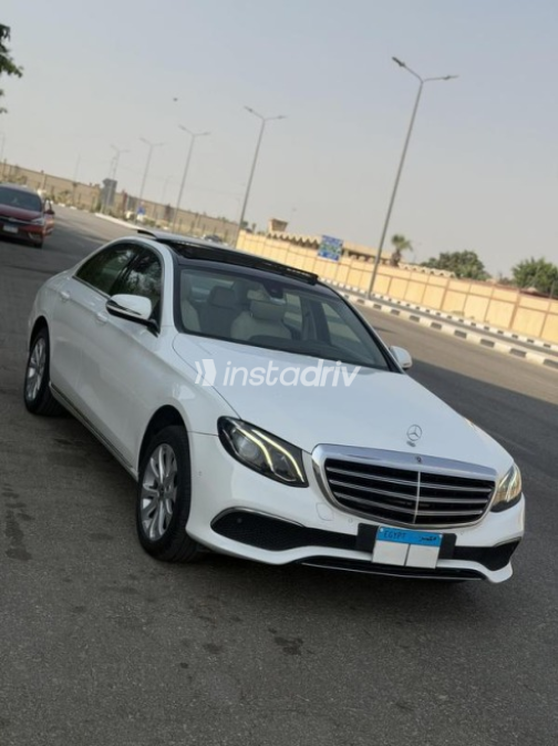 Mercedes E 200 2018 White Automatic Used for Sale in Nasr city - 7
