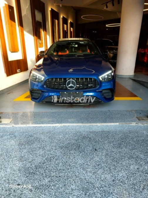 مرسيدس E 53 AMG  2022 أزرق غامق أوتوماتيك مستعملة للبيع في القاهرة - 2