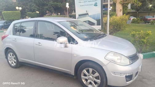 Nissan Tiida 2011 Silver Automatic Used for Sale in Giza - 2