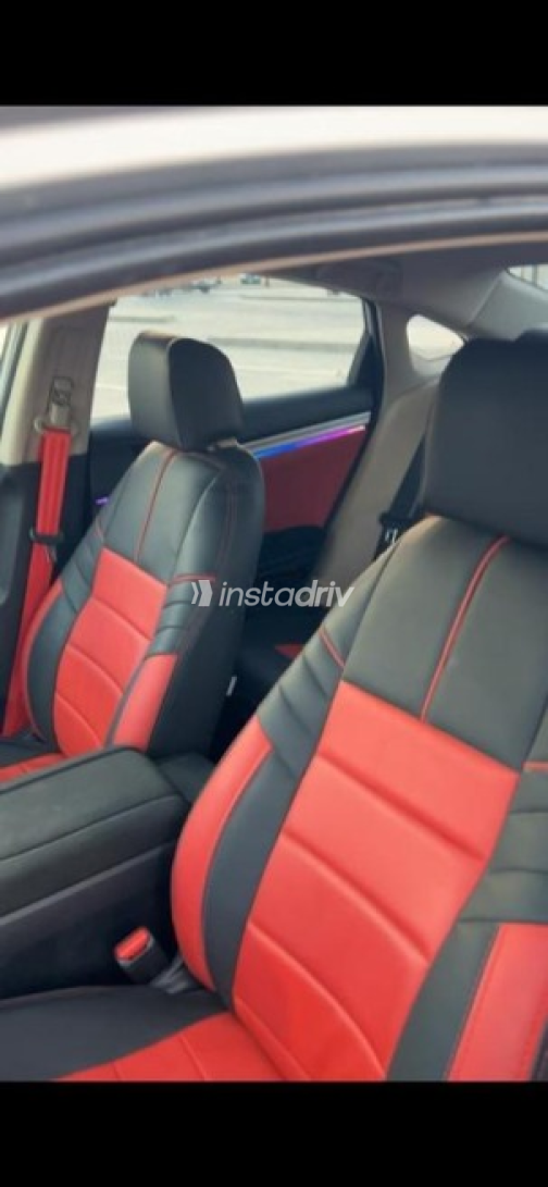 Honda Civic 2019 Silver Automatic Used for Sale in Madinaty - 2