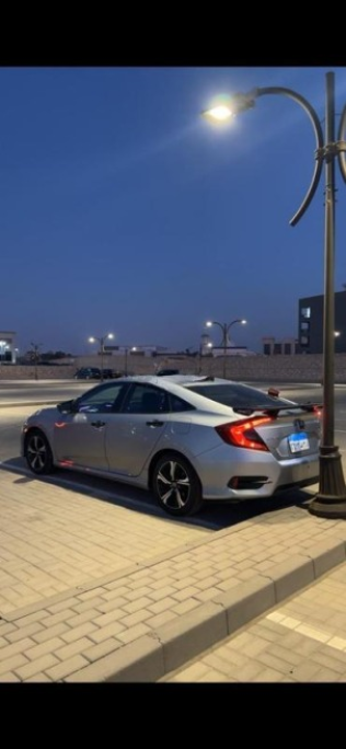 Honda Civic 2019 Silver Automatic Used for Sale in Madinaty