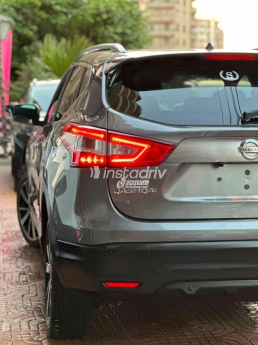 Nissan Qashqai 2018 Gray Automatic Used for Sale in Faiyum - 6