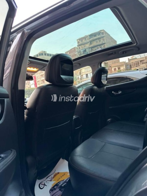 Nissan Qashqai 2018 Gray Automatic Used for Sale in Faiyum - 9