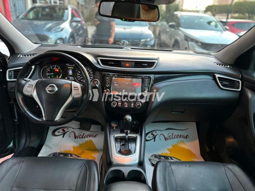 Nissan Qashqai 2018 Gray Automatic Used for Sale in Faiyum - 10
