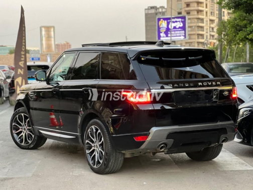 Land Rover Range Rover Sport 2020 Black Automatic Used for Sale in Heliopolis - 3