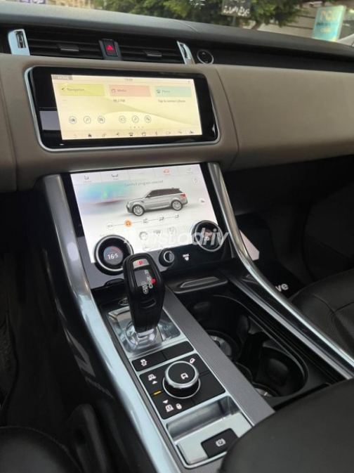 Land Rover Range Rover Sport 2020 Black Automatic Used for Sale in Heliopolis - 8