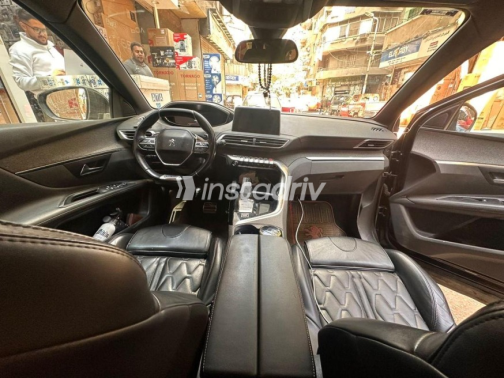 بيجو 3008 2019 أسود أوتوماتيك مستعملة للبيع في القاهرة - 2